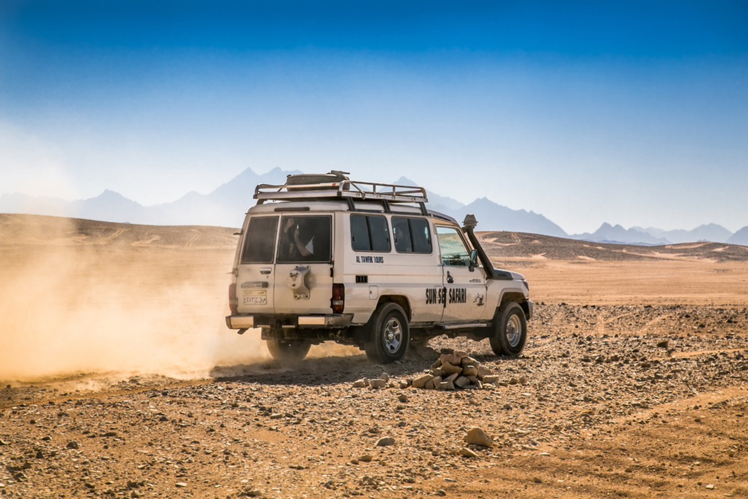 Jeep-Safari in Hurghada: Magische Sternennächte in der ägyptischen Wüste erleben