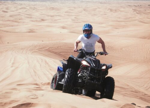 Abenteuer in der Wüste: Quad-, Buggy- und Kameltouren mit Beduinen-Abendprogramm