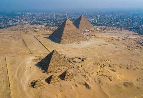 Die ultimative Reise zu den Pyramiden von Gizeh und dem Grand Egyptian Museum – Ein unvergessliches Erlebnis von Hurghada nach Kairo